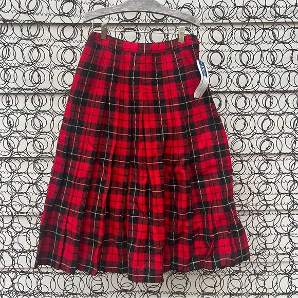 Pendleton Authentic Wallace Tartan Plaid Skirt red black pleated wool 8 Petite - Picture 1 of 7